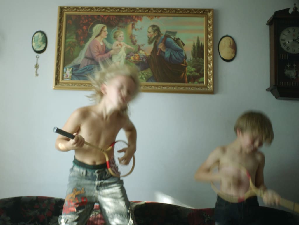 Klimat późnych lat 80. oddaje teledysk do piosenki „Today” zespołu Rebeka.