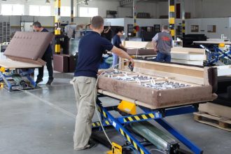 Trwa walka branży meblarskiej z kryzysem.