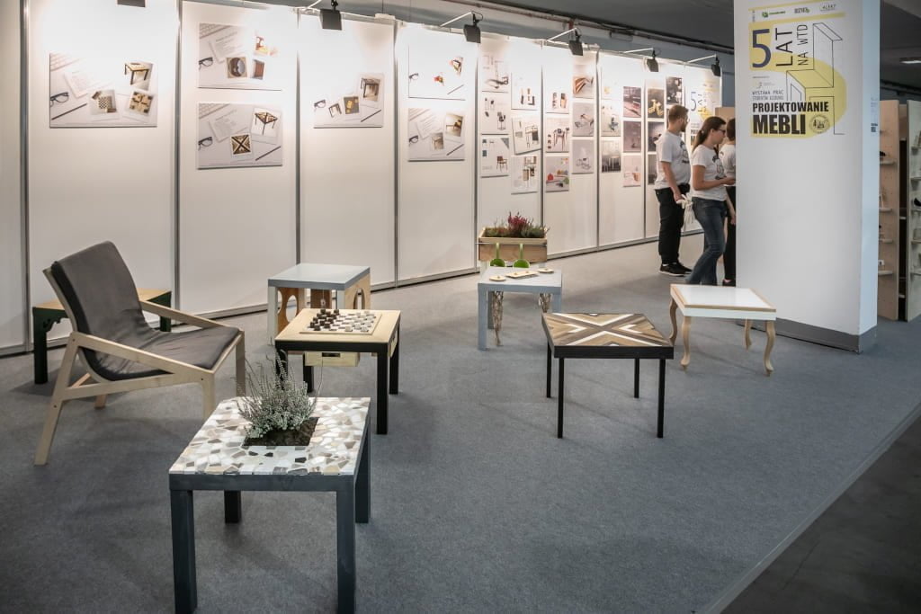 Wystawa prac studentów Wydziału Technologii Drewna Uniwersytetu Przyrodniczego w Poznaniu w pawilonie 6, podczas targów „Drema” (11-14 września 2018 r.).