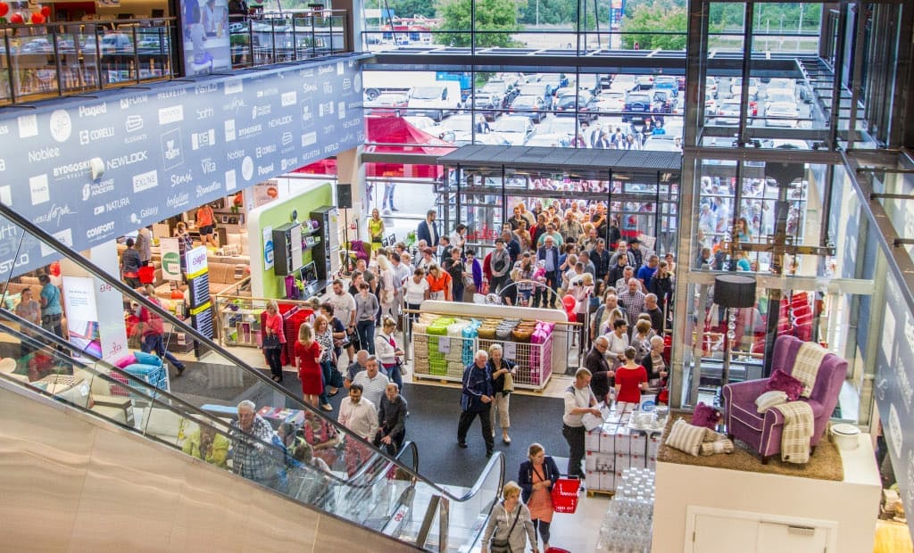 Trzy największe sieci sklepów meblowych w Polsce, czyli Black Red White, IKEA i Agata, zajmują obecnie powierzchnię ponad 1 mln m2.