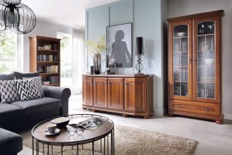 „Bawaria” z oferty Black Red White to kolekcja mebli modułowych zaprojektowana z myślą o miłośnikach klasycznej stylistyki.