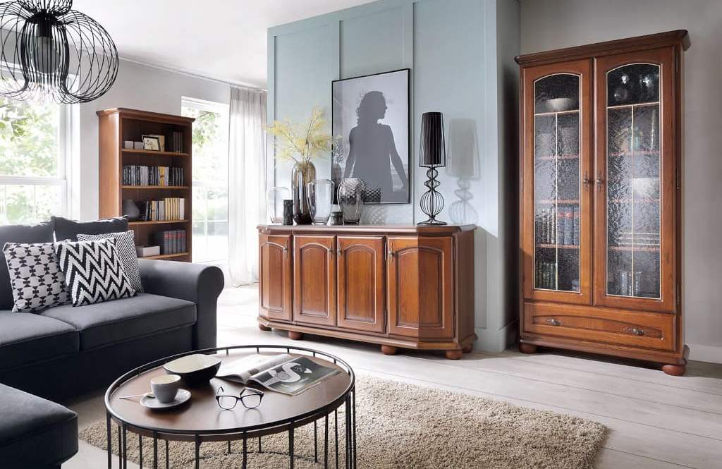 „Bawaria” z oferty Black Red White to kolekcja mebli modułowych zaprojektowana z myślą o miłośnikach klasycznej stylistyki.