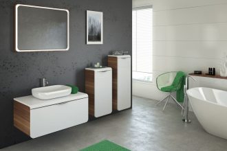 Seria „Mocca” firmy Devo może być cała w bieli lub – jeśli preferujemy akcent dekoru drewna – możemy dobrać korpusy szafek w jednym z czterech nowoczesnych dekorów.