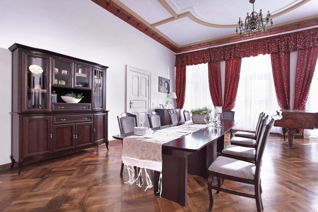 Jadalnia „Wiktoria” firmy Mebin to ekskluzywne meble dla użytkownika o wysmakowanym guście.
