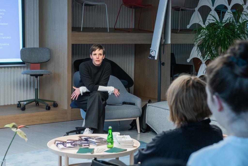 Dr Joanna Jurga – projektantka produktu i przestrzeni, badaczka w Instytucie Wzornictwa Przemysłowego oraz wykładowczyni w School of Form Uniwersytetu SWPS.