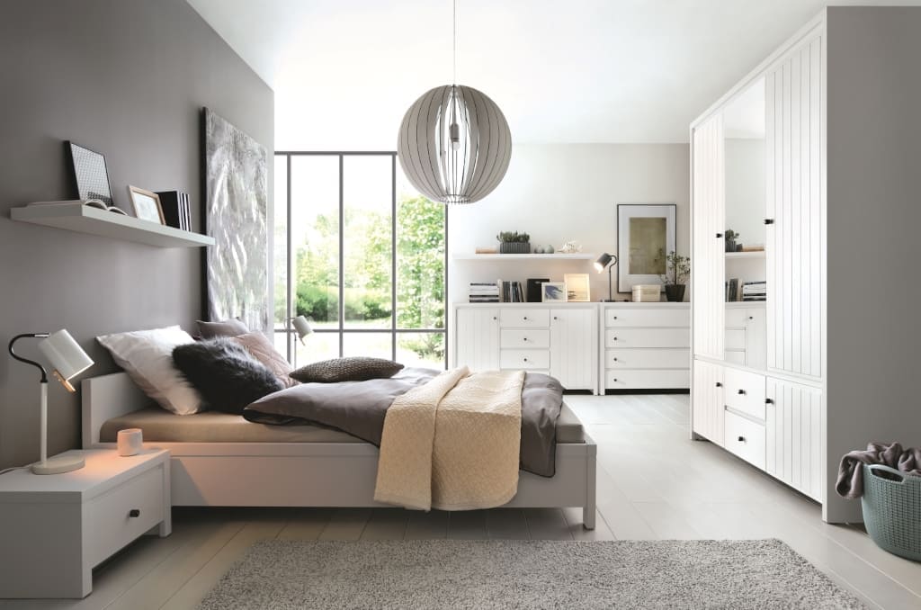 „Karet” (prod. Black Red White) to kolekcja, w której różnorodność brył i funkcji spotyka się z prostym niebanalnym stylem.