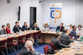 Uczestnicy konferencji „Polska branża meblarska – potencjalne zagrożenia wynikające z aktów prawnych”, zorganizowanej przez Ogólnopolską Izbę Gospodarczą Producentów Mebli 7 lutego 2017 r.