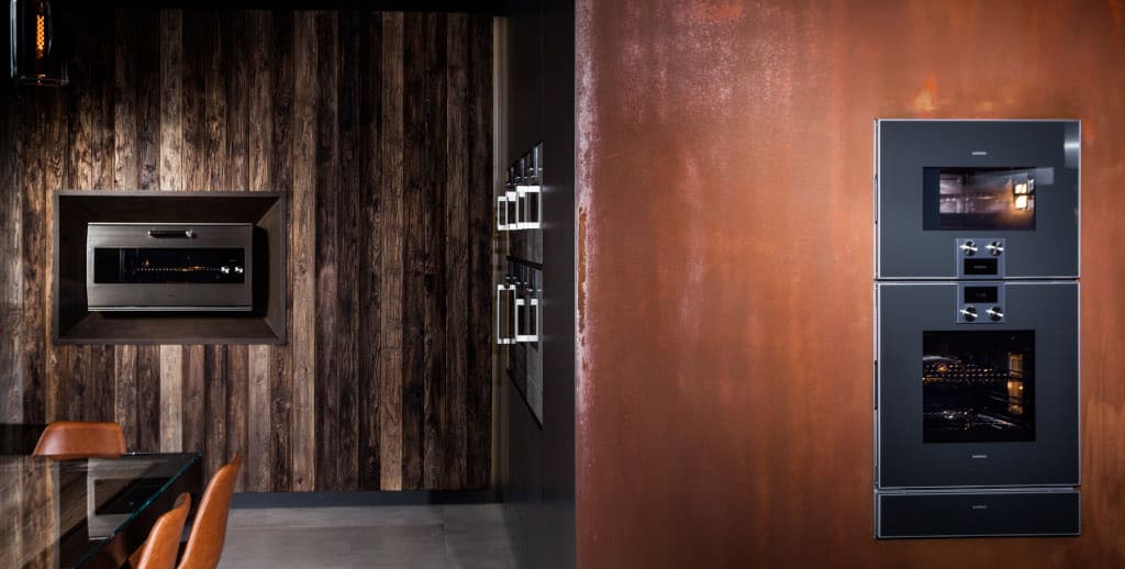 Lakier imitujący stal kortenową – nowość w ofercie firmy Remeb – świetnie sprawdza się we wnętrzach w stylistyce industrialnej i loftowej.