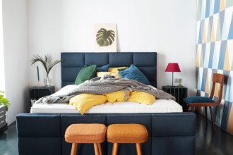 „Latino” firmy Hilding zaprojektowano z lateksu, który jest naturalnym surowcem dostosowującym się do kształtu ciała zapewniającym podparcie dla kręgosłupa podczas snu.