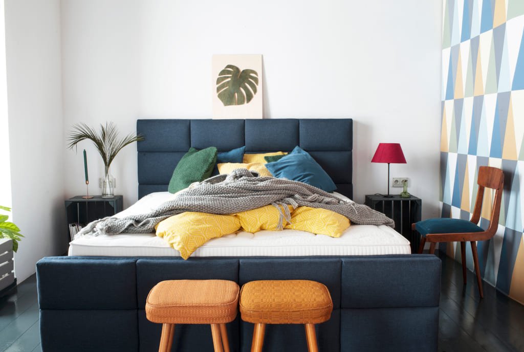 „Latino” firmy Hilding zaprojektowano z lateksu, który jest naturalnym surowcem dostosowującym się do kształtu ciała zapewniającym podparcie dla kręgosłupa podczas snu.