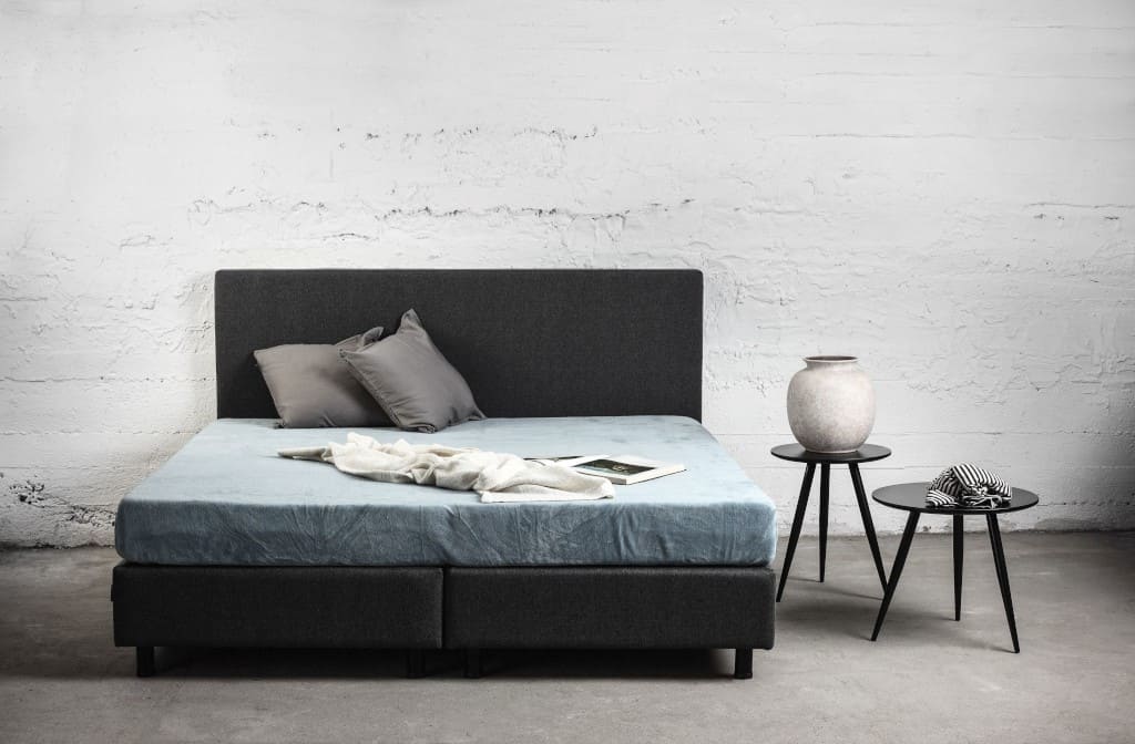 „Dream” (dystr. CustomForm) to łóżko niezwykle uniwersalne, jeśli chodzi o możliwości adaptacji w różnego rodzaju wnętrzach.