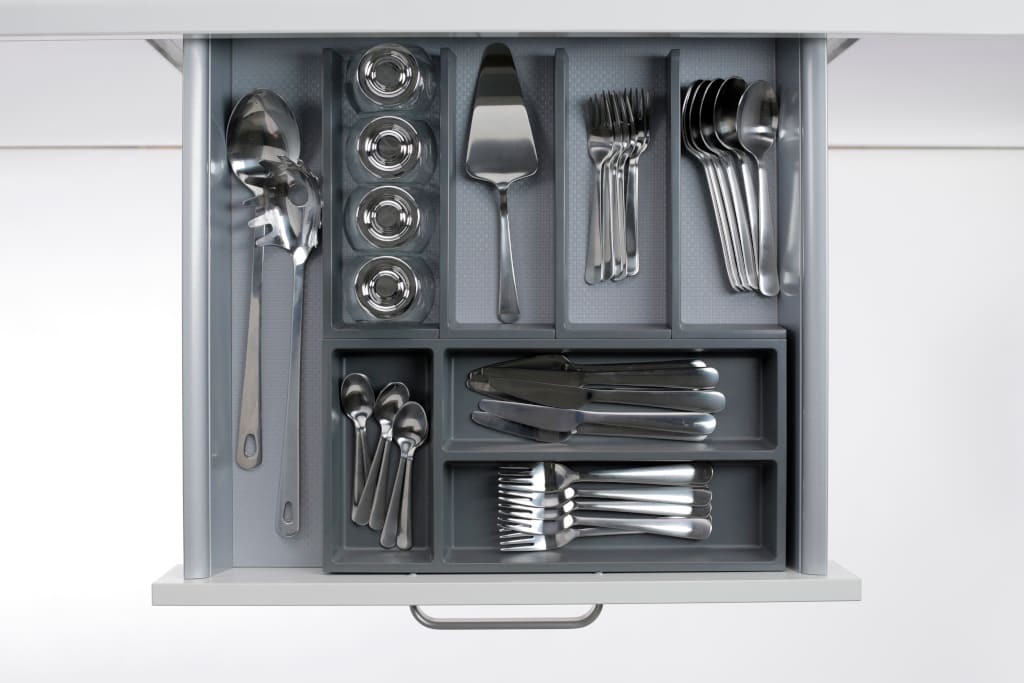 Organizer szuflad „Connect” od Ninka jest dopracowany w szczegółach, indywidualny i praktyczny. Zapewnia swobodę w personalizacji produktów.