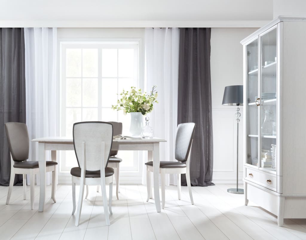 Meble „Orland” z oferty Black Red White to synonim elegancji, która współgra z wnętrzem urządzonym w klasycznym stylu.