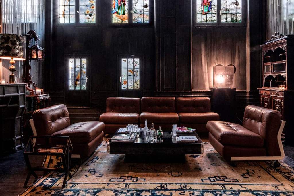 Paryski hotel Les Bains.