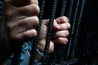 Praca więźniów: z 74.313 więźniów przebywających w polskich jednostkach penitencjarnych (stan na koniec marca br.) 12.641 (ponad 17%) zatrudnionych było odpłatnie.