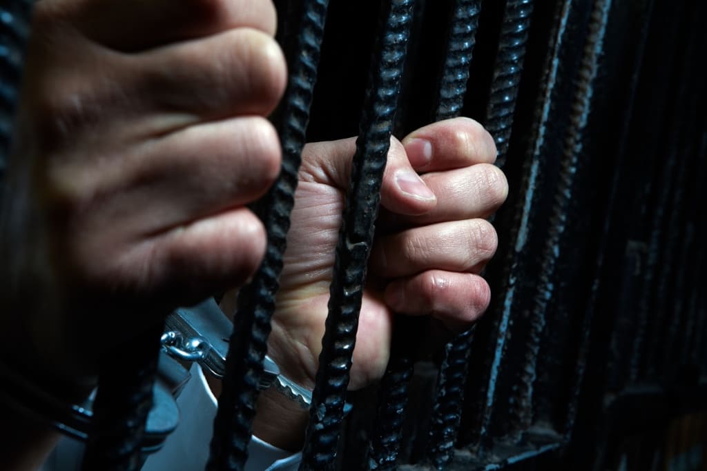 Praca więźniów: z 74.313 więźniów przebywających w polskich jednostkach penitencjarnych (stan na koniec marca br.) 12.641 (ponad 17%) zatrudnionych było odpłatnie.