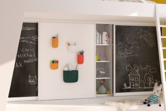 Marka Raumplus oferuje systemy do przechowywania, które z powodzeniem sprawdzą się w pokoju dziecka.