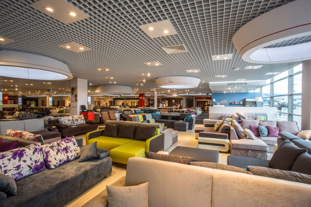 Jakie będą konsekwencje nawet kilkuletniego zakazu handlu w niedziele, trudno przewidzieć. Czy część klientów salonów meblowych na stałe przeniesie się na zakupy do sklepów internetowych?