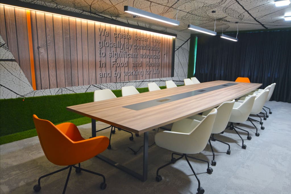 Stół konferencyjny Snabb firmy Tobo.