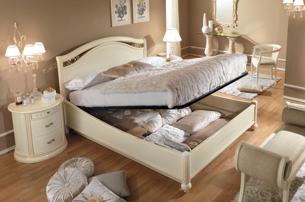 „Siena” (dystr. Rad-Pol) to elegancka stylowa sypialnia o obłych kształtach, spełniająca wszystkie niezbędne funkcje użytkowe.