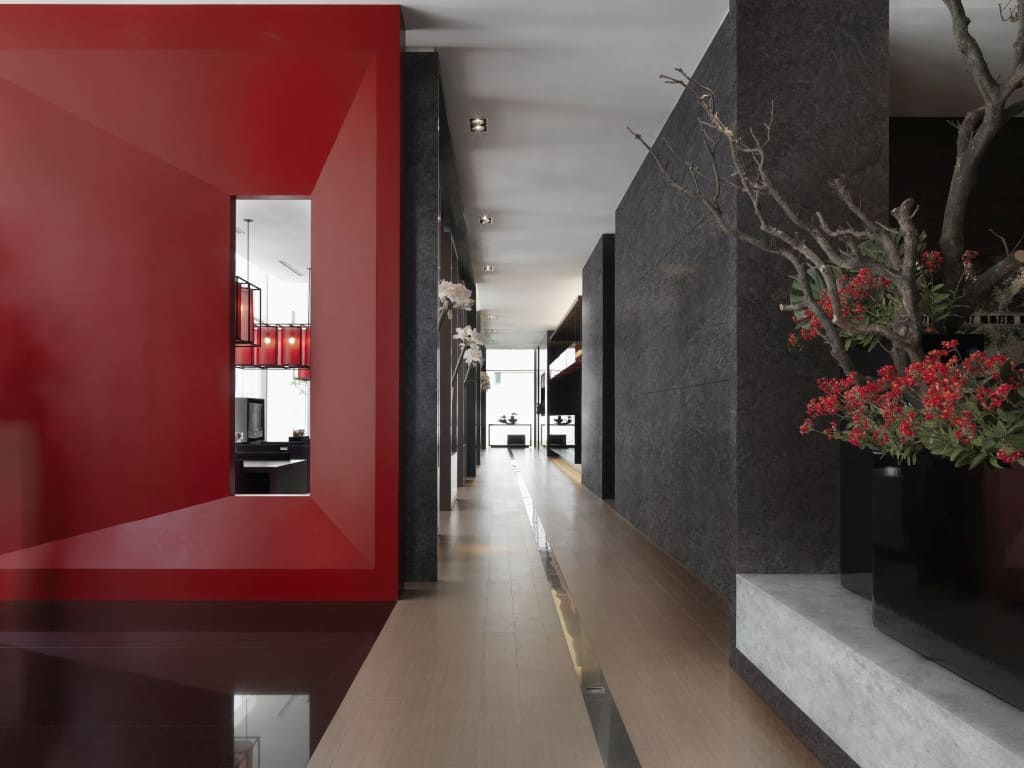 W aranżacji wykorzystano blaty z dekorami „Raw Concrete Graphite” i „Smooth Concrete Graphite” zaprojektowanymi przez Oskara Ziętę.