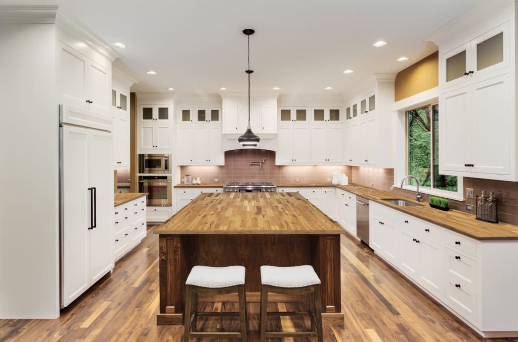 Z myślą o miłośnikach rustykalnych stylizacji firma DLH wprowadziła do asortymentu blaty „Antique”, wyróżniające się oryginalnym rysunkiem oraz podwyższoną odpornością na intensywną eksploatację.