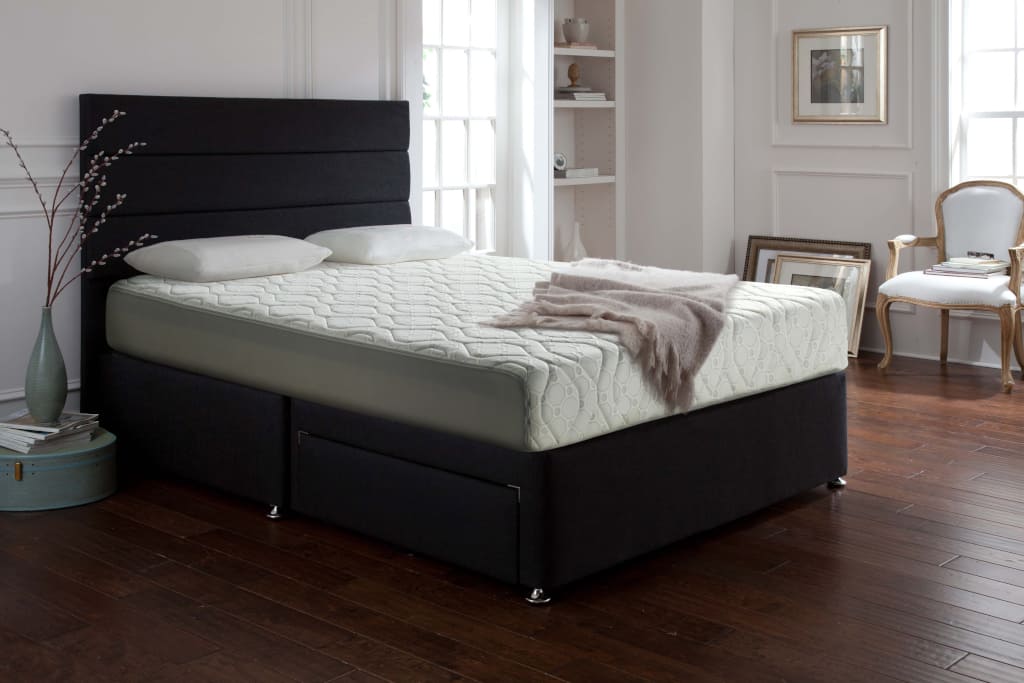 Jaki zapewniają przedstawiciele marki Dormeo, materac „Air Select Plus” to jedyne takie na rynku połączenie materaca sprężynowego i piankowego.