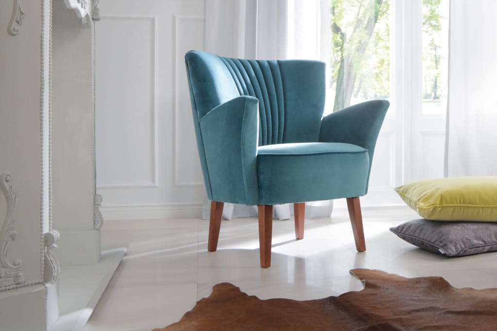 Elegancki, szykowny, ponadczasowy – przedstawiciele firmy Fargotex podkreślają zalety tkaniny „Glam Velvet”. Bogata paleta kolorystyczna zapewnia swobodne możliwości aranżacyjne.