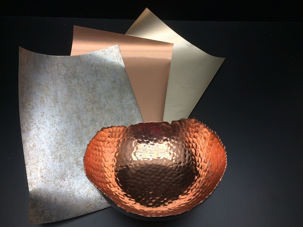 Metaliczny połysk folii Kröning.