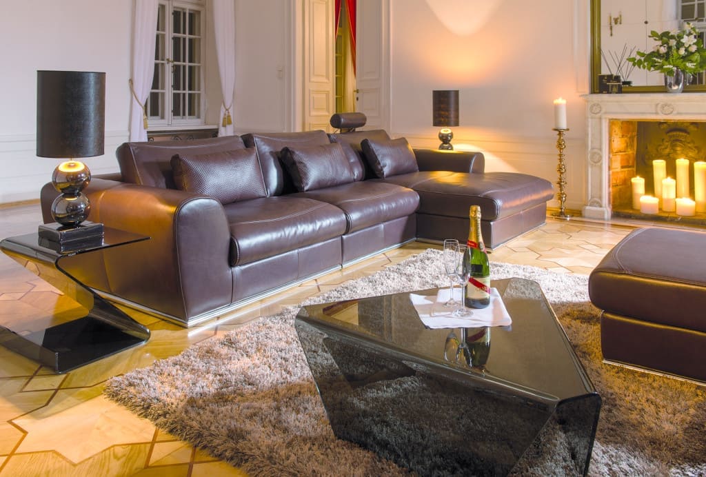 Modułowa kolekcja „Sinfonia” marki Kler to jedna z propozycji dobrodzieńskiej Dobroteki. Moduły mogą być zestawiane w sofy w układach podłużnych lub narożnikowych.