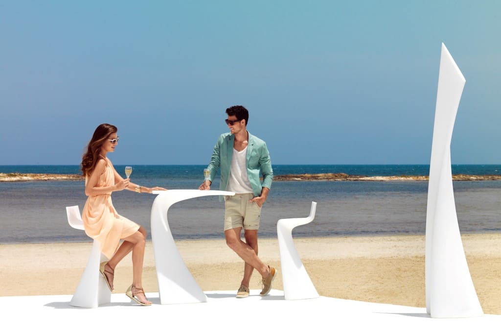 Kolekcja „Wing” (proj. A-cero, prod. Vondom) to propozycja firmy Heban.