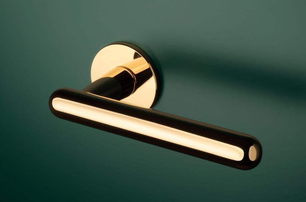 Klamka APRILE ASTERIA ROZETA R SUPER SLIM , projekt: Krystian Kowalski we współpracy i z wykorzystaniem know how Roberta Kwietnia, produkcja: Enger.