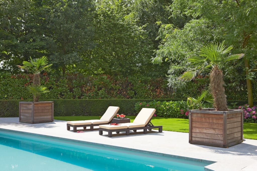 Składana leżanka ogrodowa „Daytona” firmy Allibert wykonana jest z tworzywa sztucznego imitującego technorattanową plecionkę. Dystrybutorem modelu jest firma Meblobranie.pl.