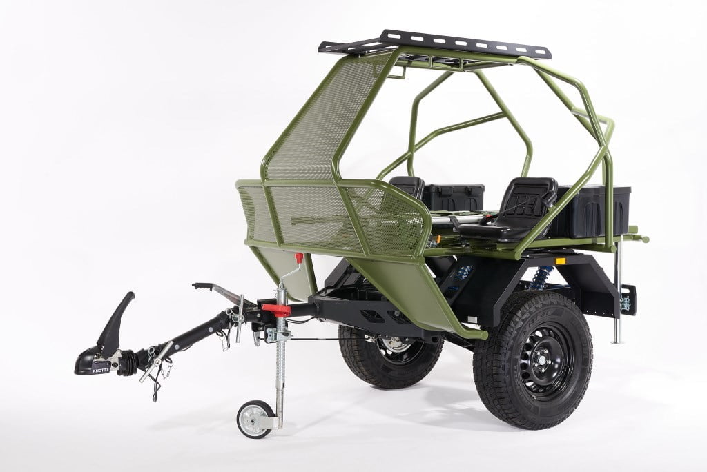 Na II miejscu z nagrodą make me! Design Award i 10 tys. zł znalazły się ex aequo prace Me, myself, AI (Jan Wilczak, Polska) oraz Rydwan życia (Piotr Tłuszcz, Polska).