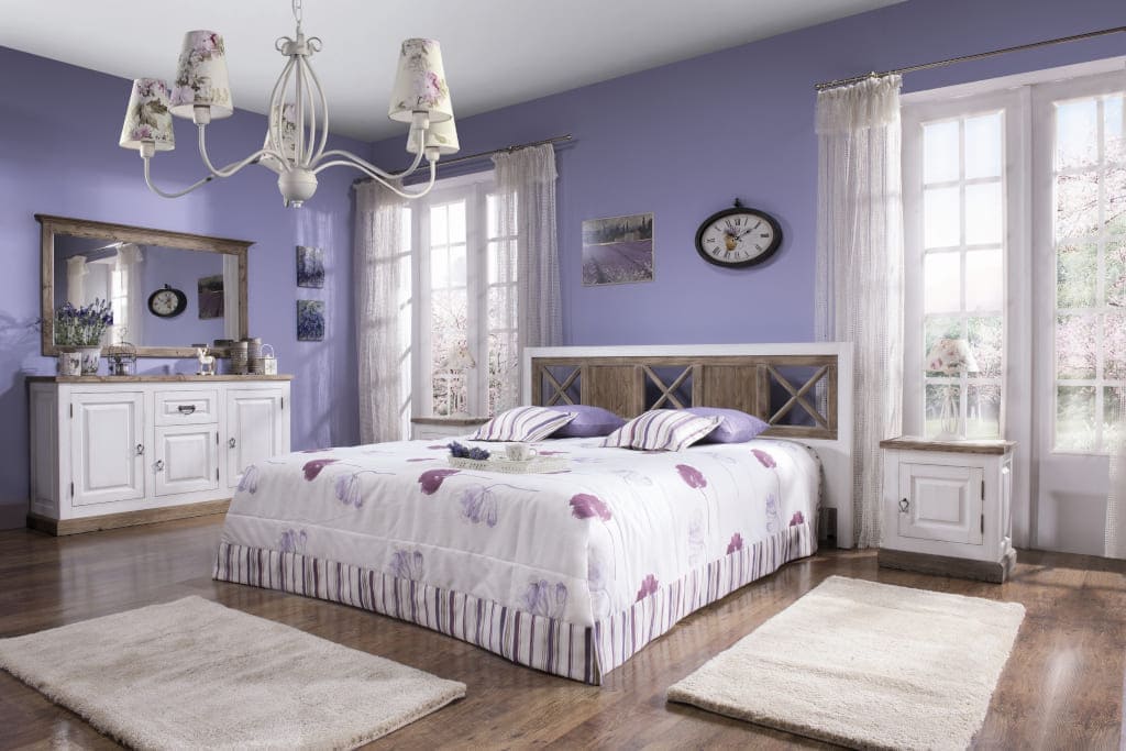 Wśród klientów firmy Meble Krysiak dużym zainteresowaniem cieszy się sypialnia „Provance”, utrzymana w ciepłym, śródziemnomorskim klimacie.