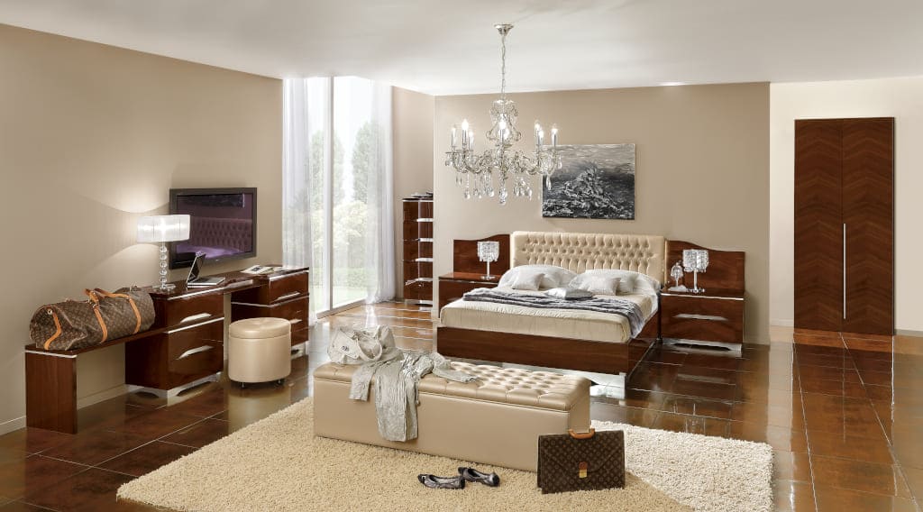 Meble „Matrix” (produkcja włoska, dystr. Rad-Pol) wykonane są z MDF-u pokrywanego wysokiej jakości lakierami.