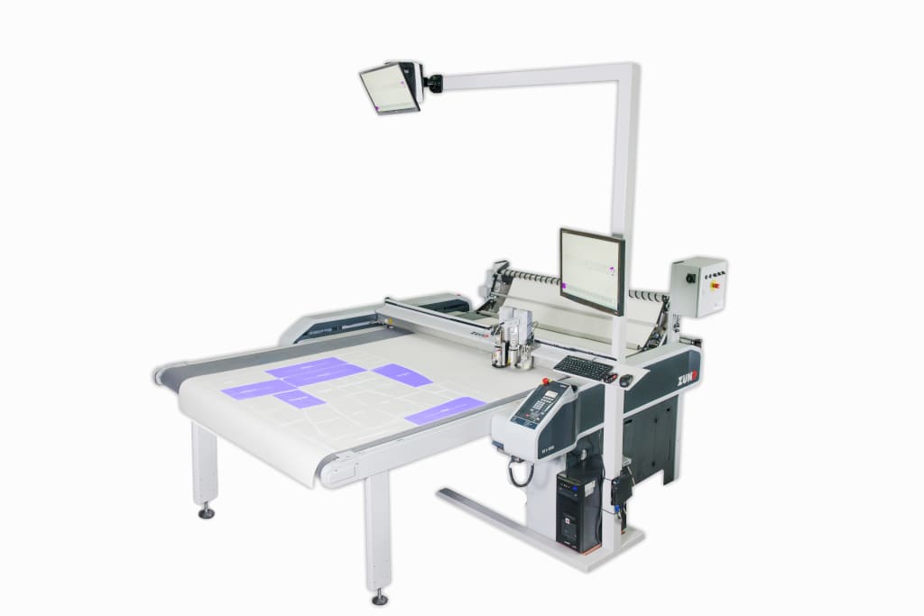 „Model S3 i G3” (prod. Zund, dystr. KSM) służy do rozkroju tekstylu.