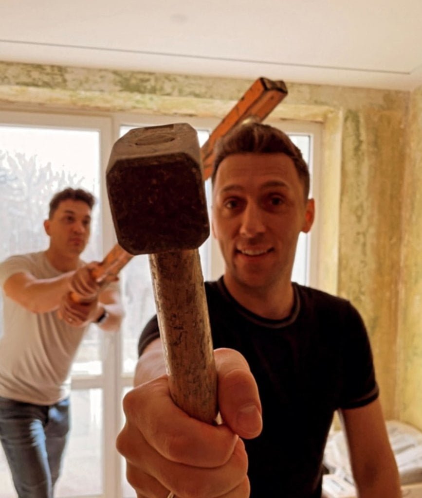 Movie It - realizacja programu "Remont na każda kieszeń" prowadzący z młotkiem