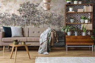 Pokój dzienny z szarą sofą i stolikiem kawowym - miesięcznik i portal informacyjny branży meblarskiej biznes.meble.pl