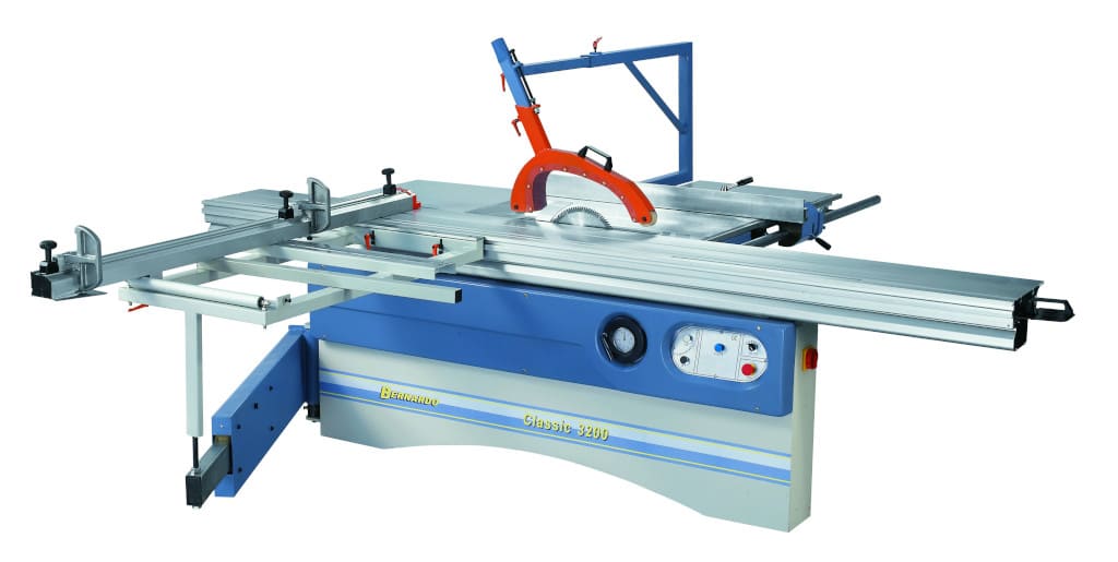 Piła formatowa Classic 3200 z odchylanym brzeszczotem piły oferowana przez firmę Hafen odpowiada wymaganiom nowoczesnego zakładu rzemieślniczego.