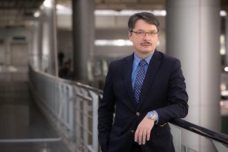 Prof. Jerzy Smardzewski o wyzwaniach polskiego meblarstwa.