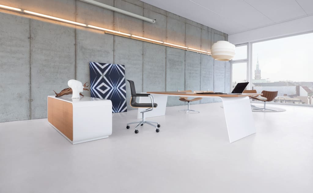 „Senor” to ekskluzywne i reprezentacyjne meble gabinetowe firmy MartinStoll (Grupa Kinnarps).