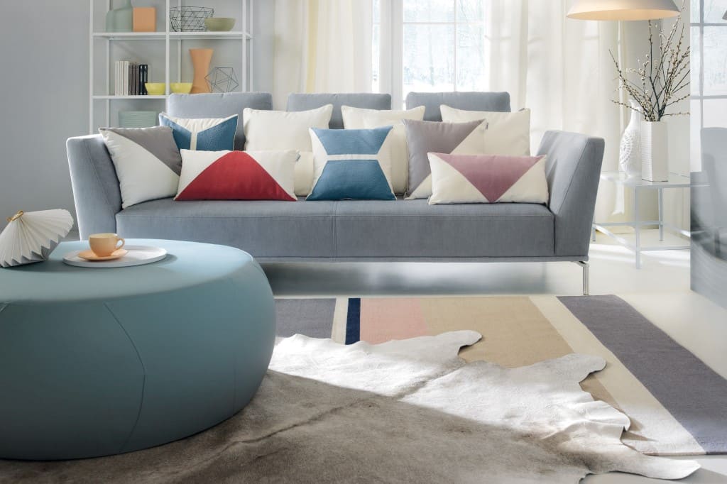 „Sofia” firmy Fargotex to miękkie tkaniny i stonowane kolory w modnym wydaniu. Pastelowa oraz lekka kolorystyka kolekcji stanowi subtelne połączenie stylu skandynawskiego ze stylem francuskim.