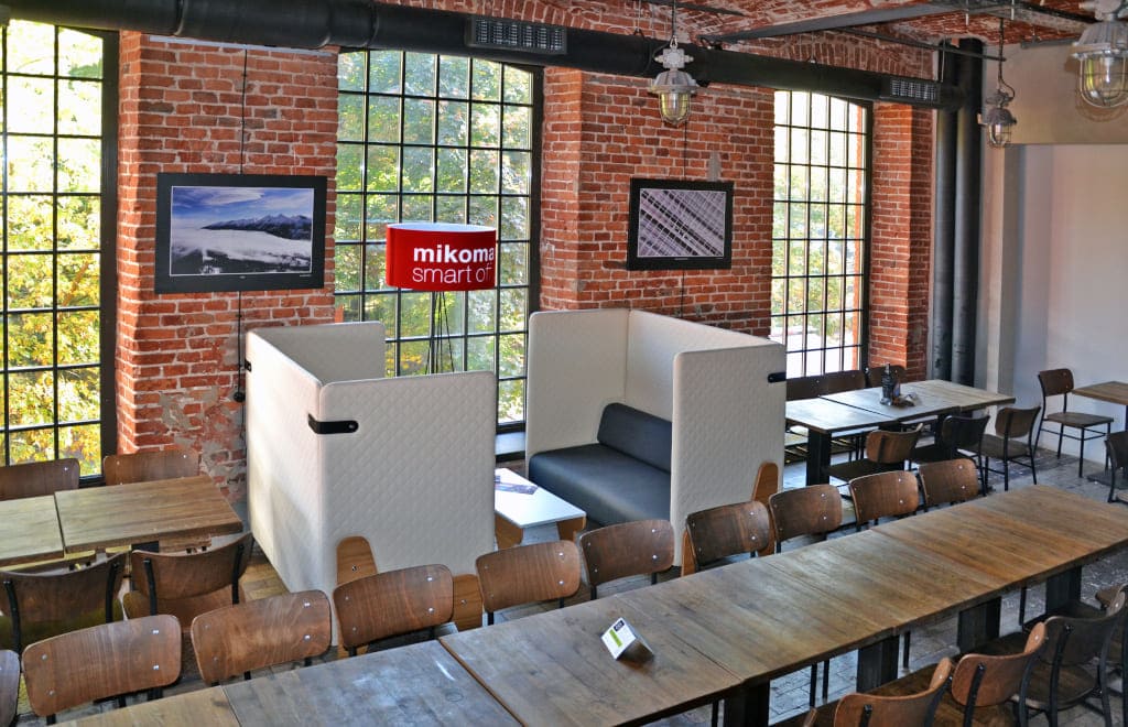 „Chillout” marki Mikomax Smart Office to system mebli o szerokim zastosowaniu. Na zdjęciu meble „Chillout”, które znalazły się w łódzkiej restauracji Bawełna.