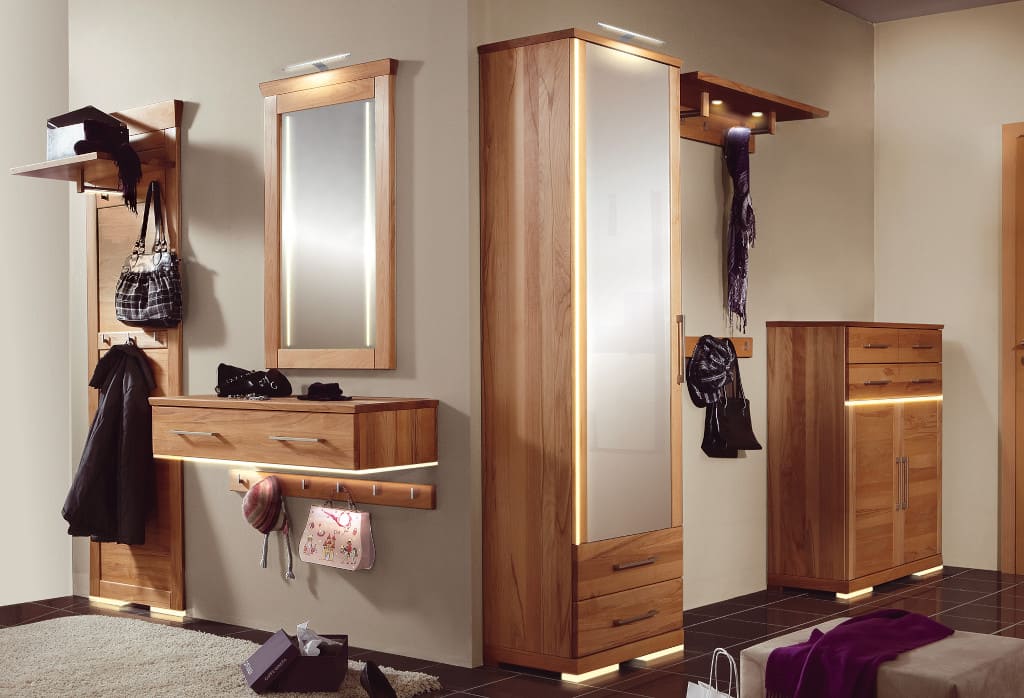 Innowacyjne systemy w oświetleniu LED firmy HLT zmieniają charakter mebli w zależności od indywidualnych potrzeb.