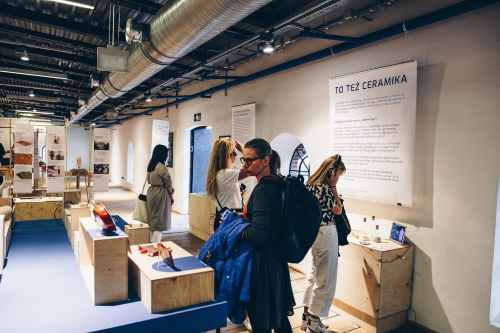 Wystawa "To też ceramika" na Łódź Design Festival 2021- miesięcznik i portal informacyjny branży meblarskiej biznes.meble.pl
