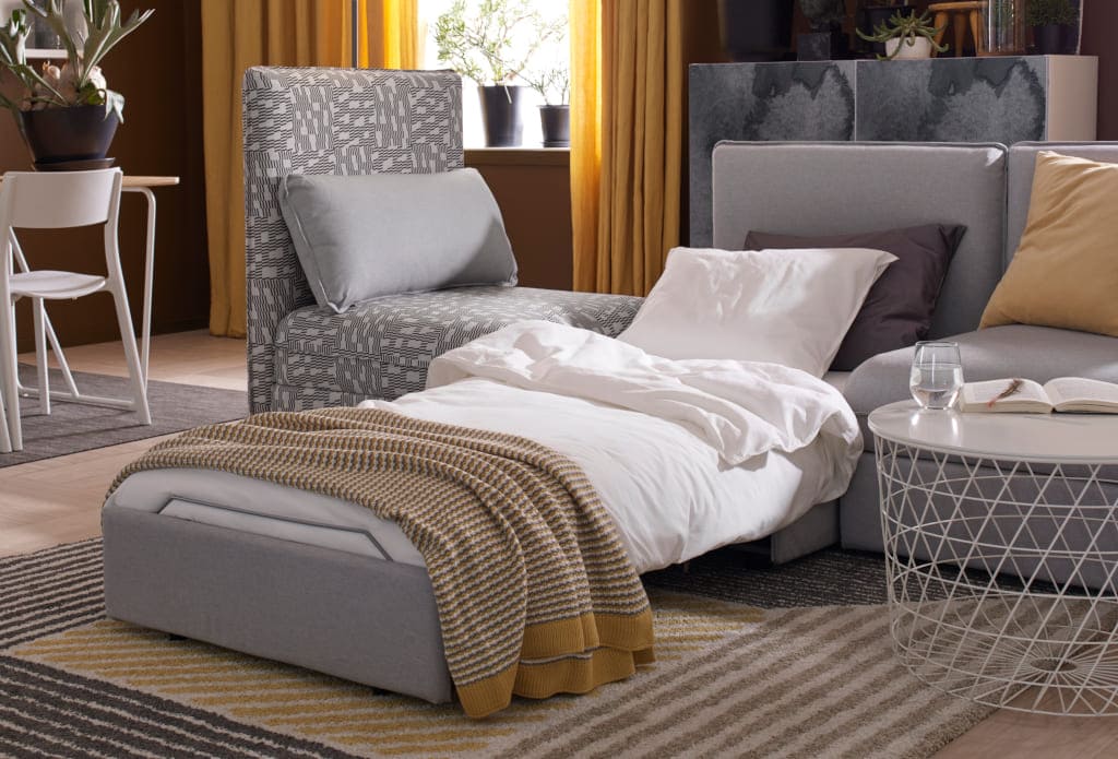 „Vallentuna” z oferty IKEA to funkcjonalne meble wypoczynkowe składające się z elementów o tym samym wyglądzie.