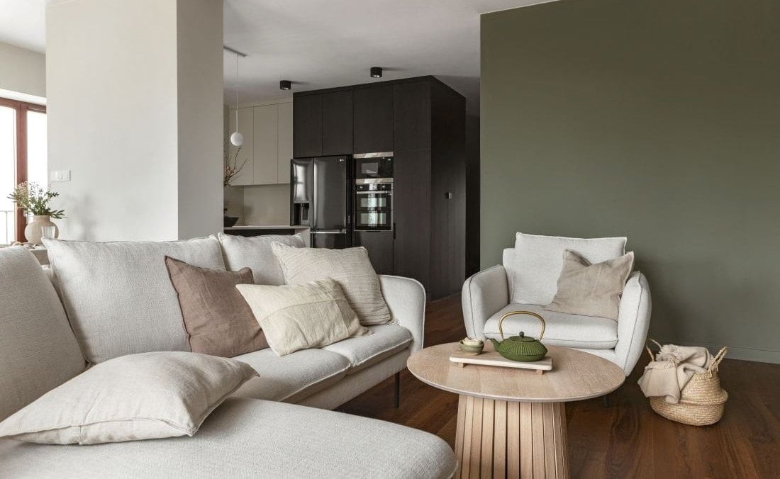 Salon w stylu Japandi.