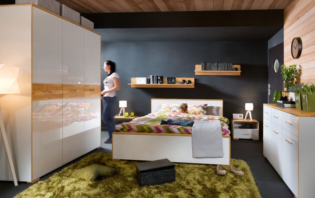 „Bari” firmy Black Red White to meble, które wprowadzą do sypialni naturalne piękno drewna.