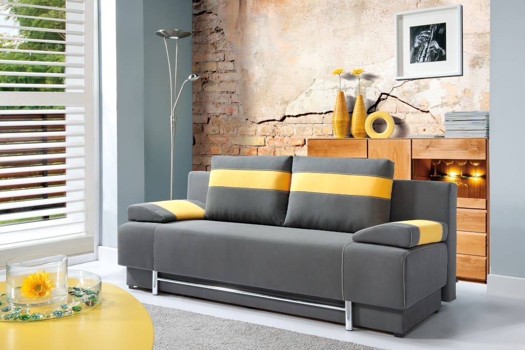 Praktyczna i elegancka „Bursa” firmy PMW Mielczarek to przykład sofy DL opartej o system podwójnego sprężynowania w każdej części mebla.